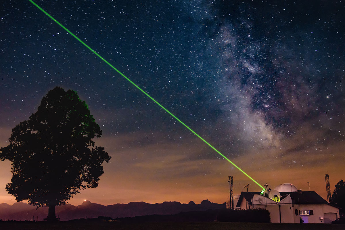Das Observatorium in Zimmerwald ist heute die weltweit grösste optische Beobachtungsstation für Weltraumschrott und eine der weltweit produktivsten Stationen für Laser-Distanzmessungen zu Satelliten.