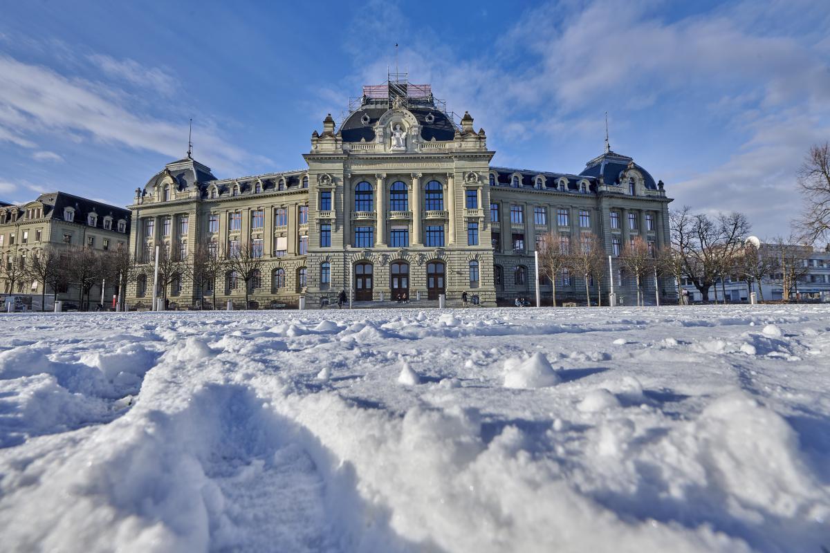 Das Hauptgebäude der Universität Bern.