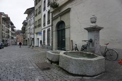 Hier soll bald Grün statt grau dominieren: Die Postgasse in der Berner Altstadt soll zu «Grünsten Gasse der Schweiz» werden. Bild: wikimedia commons / GinkGo2g