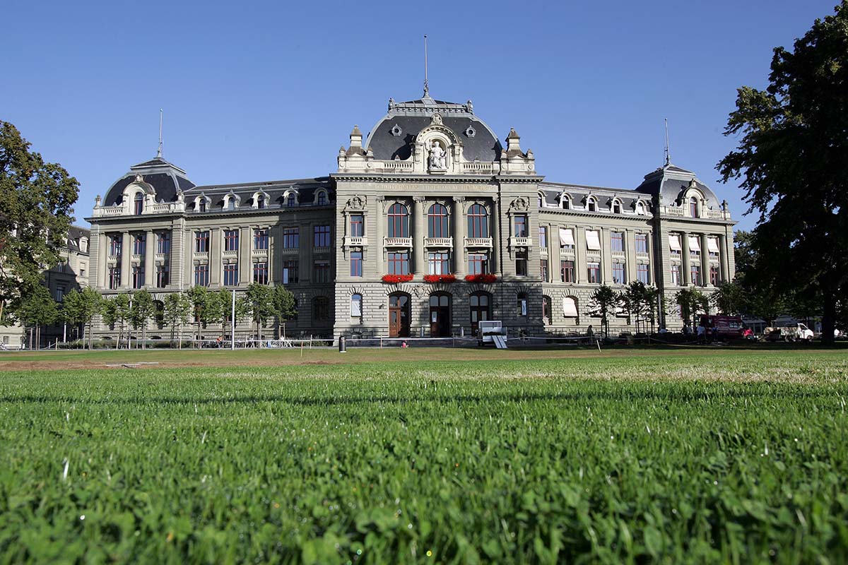 Das Hauptgebäude der Universität Bern.