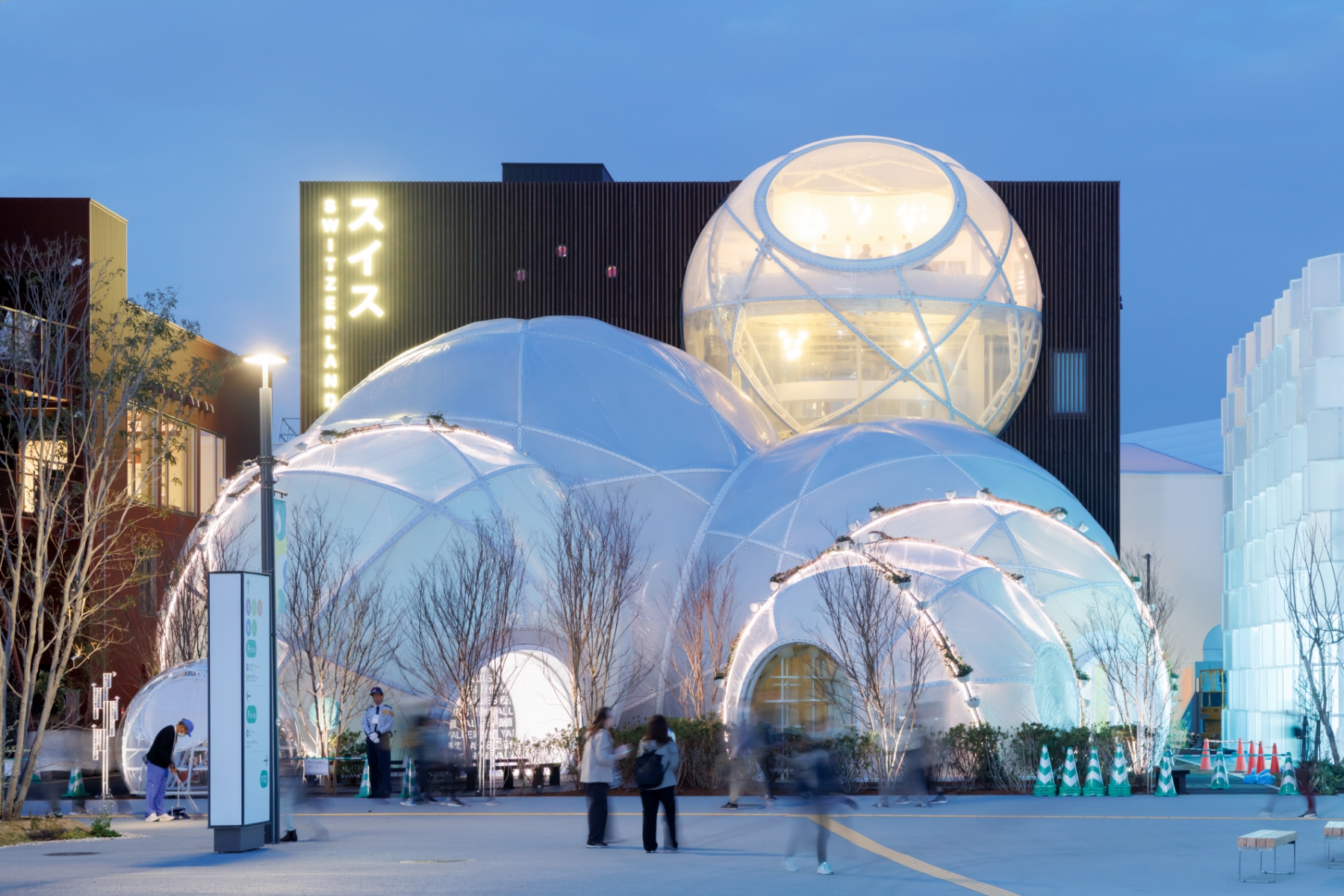 Aussenansicht des Schweizer Pavillons an der Expo 2025 in Osaka