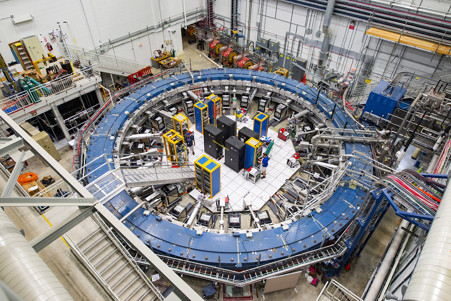 Der Ringmagnet am Fermilab, der für das «Myon g-2 Experiment» verwendet wurde.