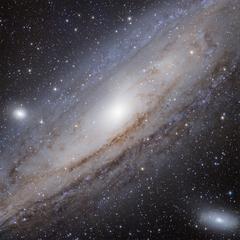 Der Andromeda-Nebel, wie er durch das «DeepSky»-Teleskop gesehen wird. © Stellarium Gornergrat.