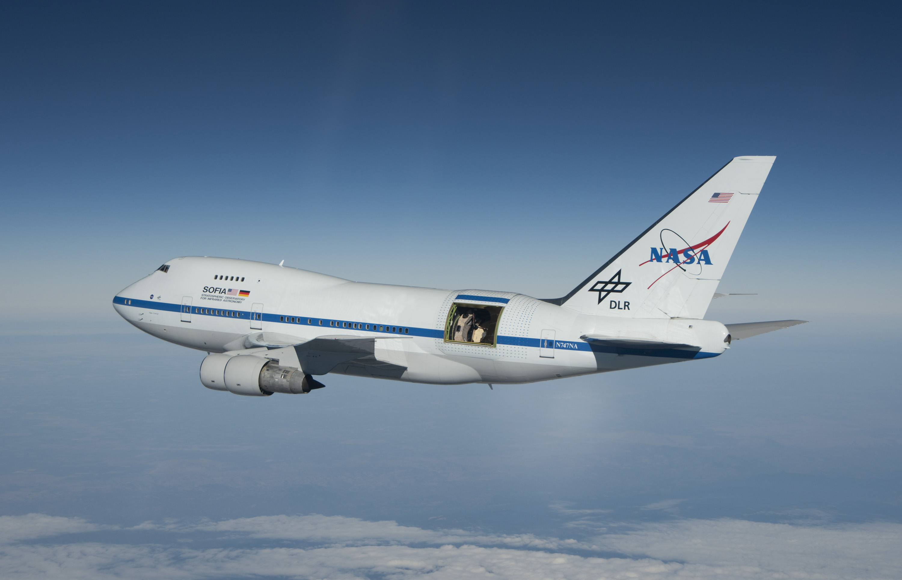 Die Boeing 747-SP mit dem Stratosphären-Observatorium für Infrarot-Astronomie SOFIA, einem Projekt von NASA und DLR (Deutsches Zentrum für Luft- und Raumfahrt). © NASA/USRA