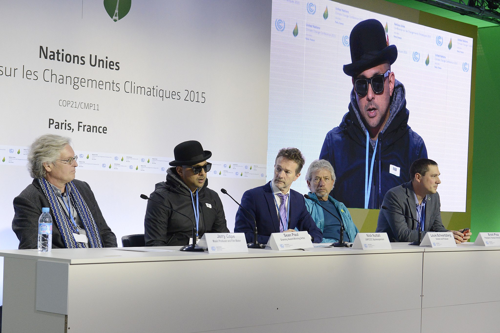 Pressekonferenz auf der COP 21 in Paris. Foto: WikiCommons/H. Staudt