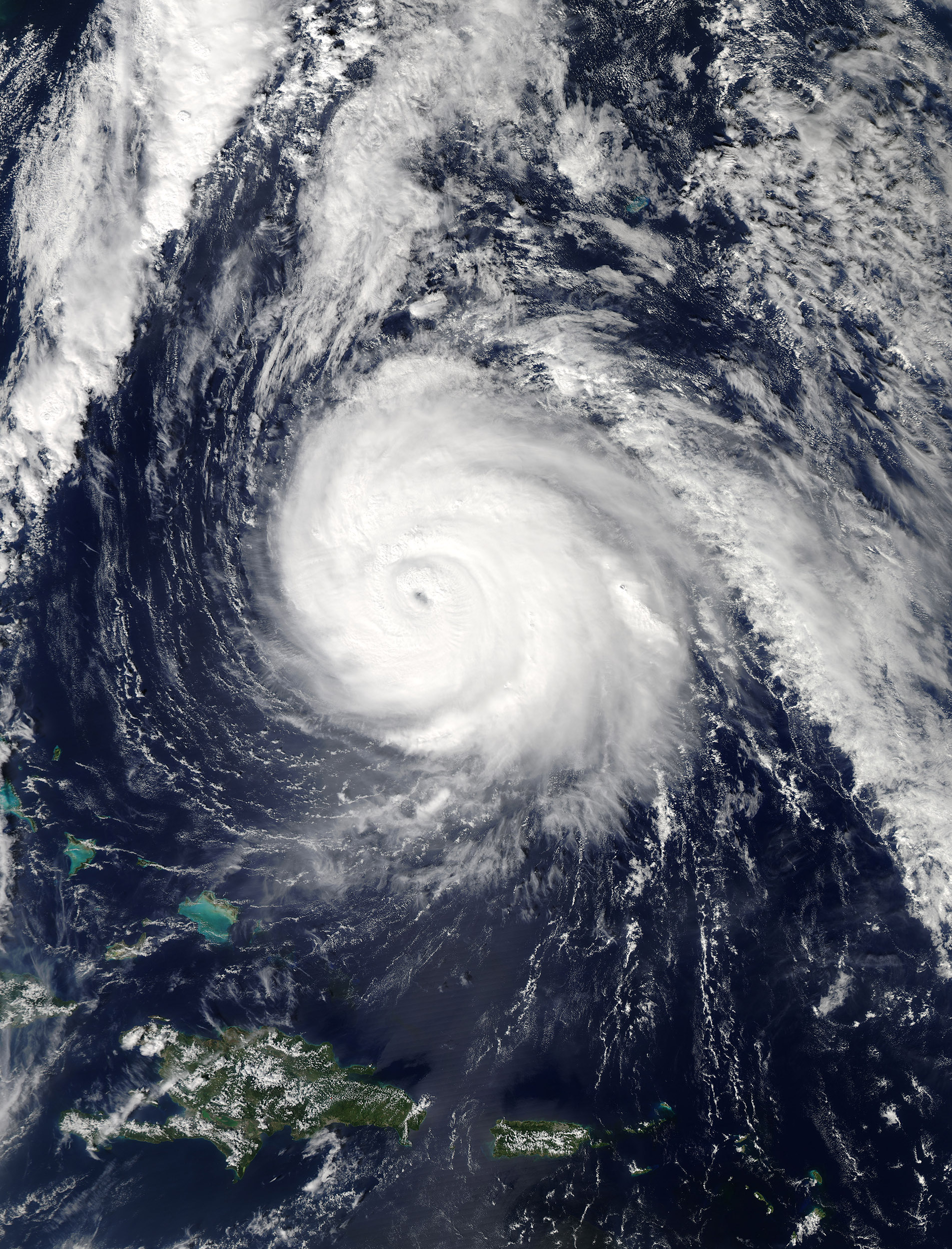 Ende Oktober 2014 sorgte «Gonzalo» in vielen Teilen Europas für grosse Unwetter. Auch die Schweiz wurde von diesem ehemaligen Hurrikan in Mitleidenschaft gezogen. Das Satellitenbild zeigt den Sturm am 16. Oktober 2014 zwischen der Karibik und Bermuda. Bild: NASA